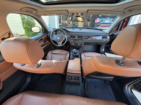 Used 2011 BMW 335i xDrive Sedan AWD/4WD image 4