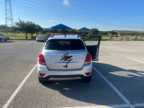 Used 2019 Chevrolet Trax LT image 6