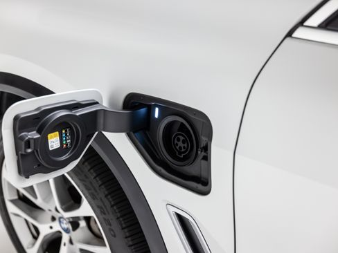 Used 2022 BMW X5 xDrive45e w/ Executive Package image 13