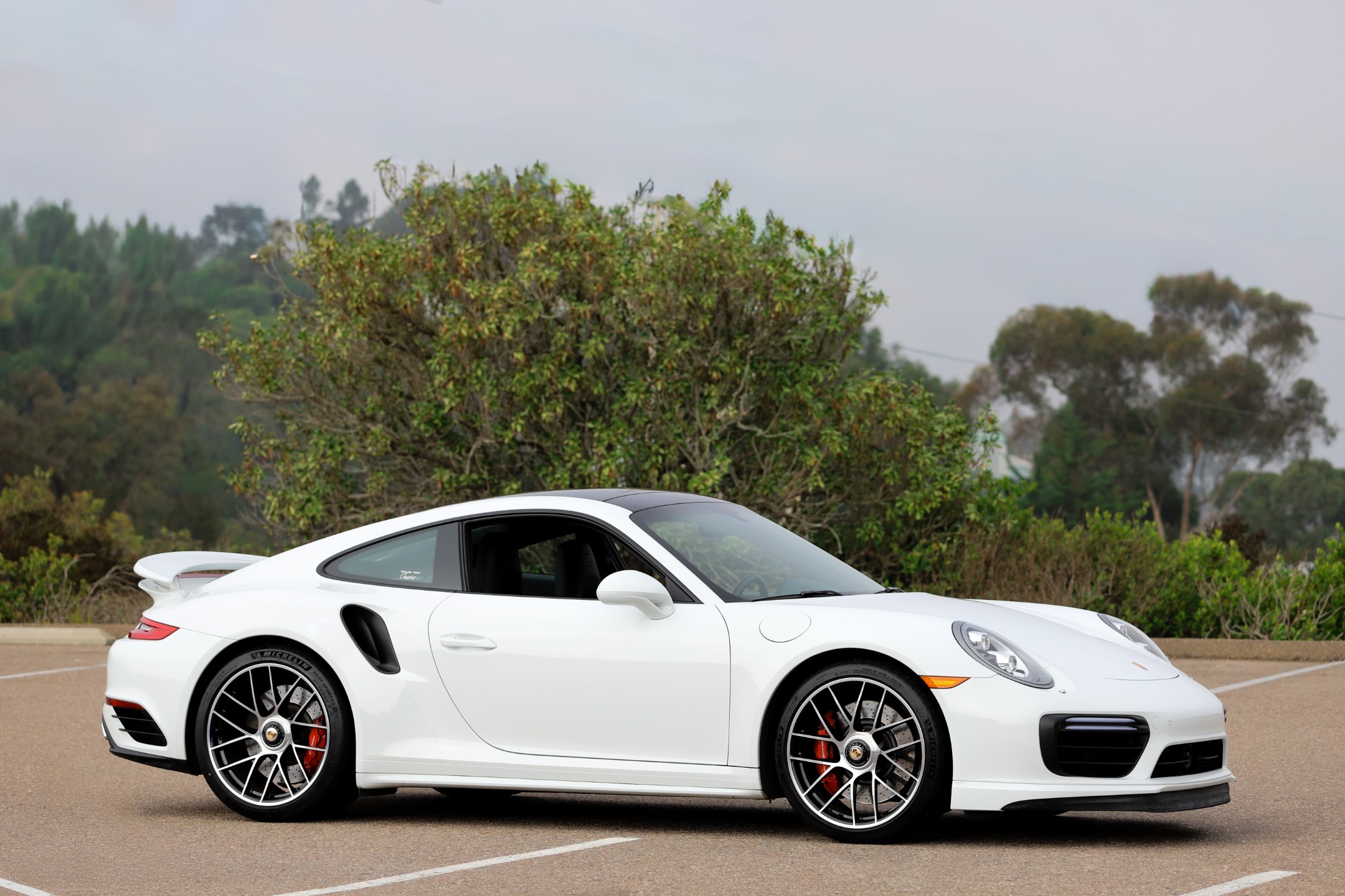 Used 2018 Porsche 911 4 Coupe AWD/4WD image 16