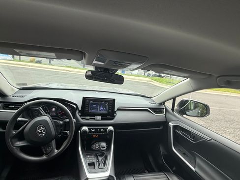 Used 2019 Toyota RAV4 LE w/ All Weather Liner Package AWD/4WD image 16