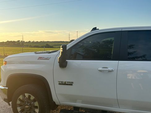Used 2024 Chevrolet Silverado 2500 LT w/ Texas Edition AWD/4WD image 6