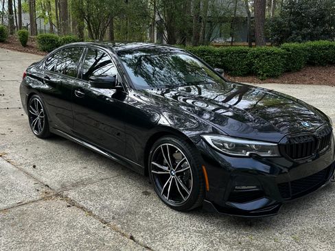 Used 2022 BMW 330i Sedan w/ M Sport Package RWD image 1