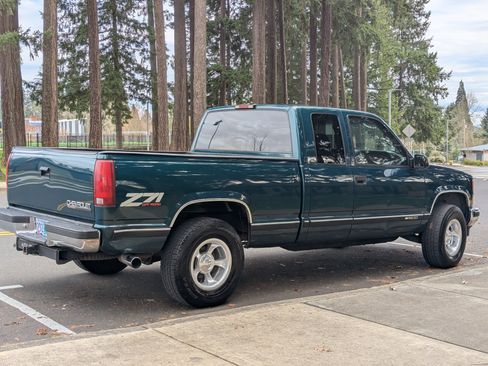 Used 1998 Chevrolet Silverado 1500 LS w/ Preferred Equipment Group 2 image 8