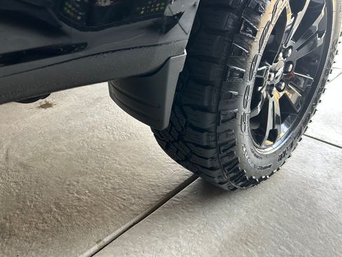 Used 2021 Chevrolet Colorado Z71 w/ Z71 Midnight Edition image 25