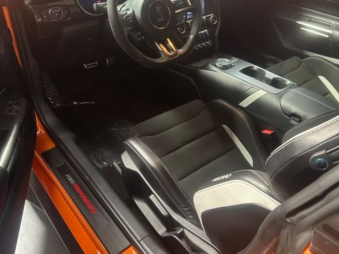 Used 2020 Ford Mustang Shelby GT500 w/ Carbon Fiber Track Pack image 7