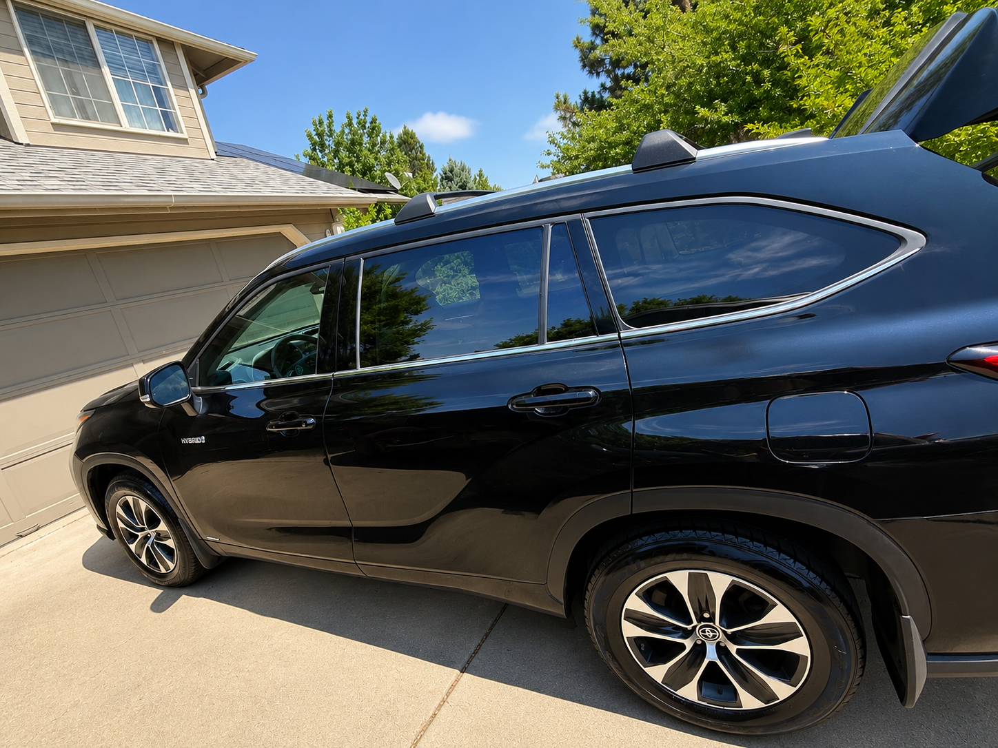 Used 2021 Toyota Highlander XLE AWD/4WD image 4