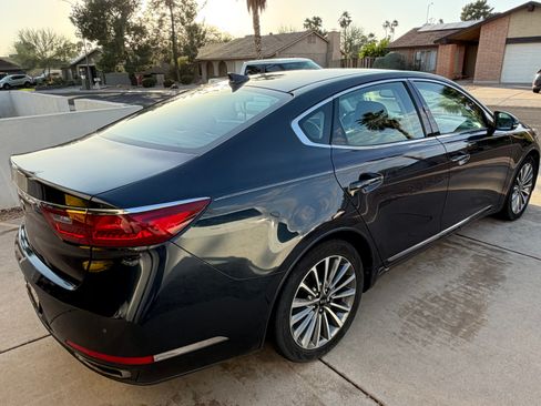 Used 2017 Kia Cadenza Premium w/ Luxury Package image 9
