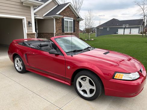 Used 1999 Ford Mustang GT image 9