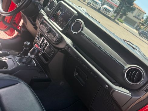 Used 2022 Jeep Wrangler Unlimited Rubicon 4xe image 12