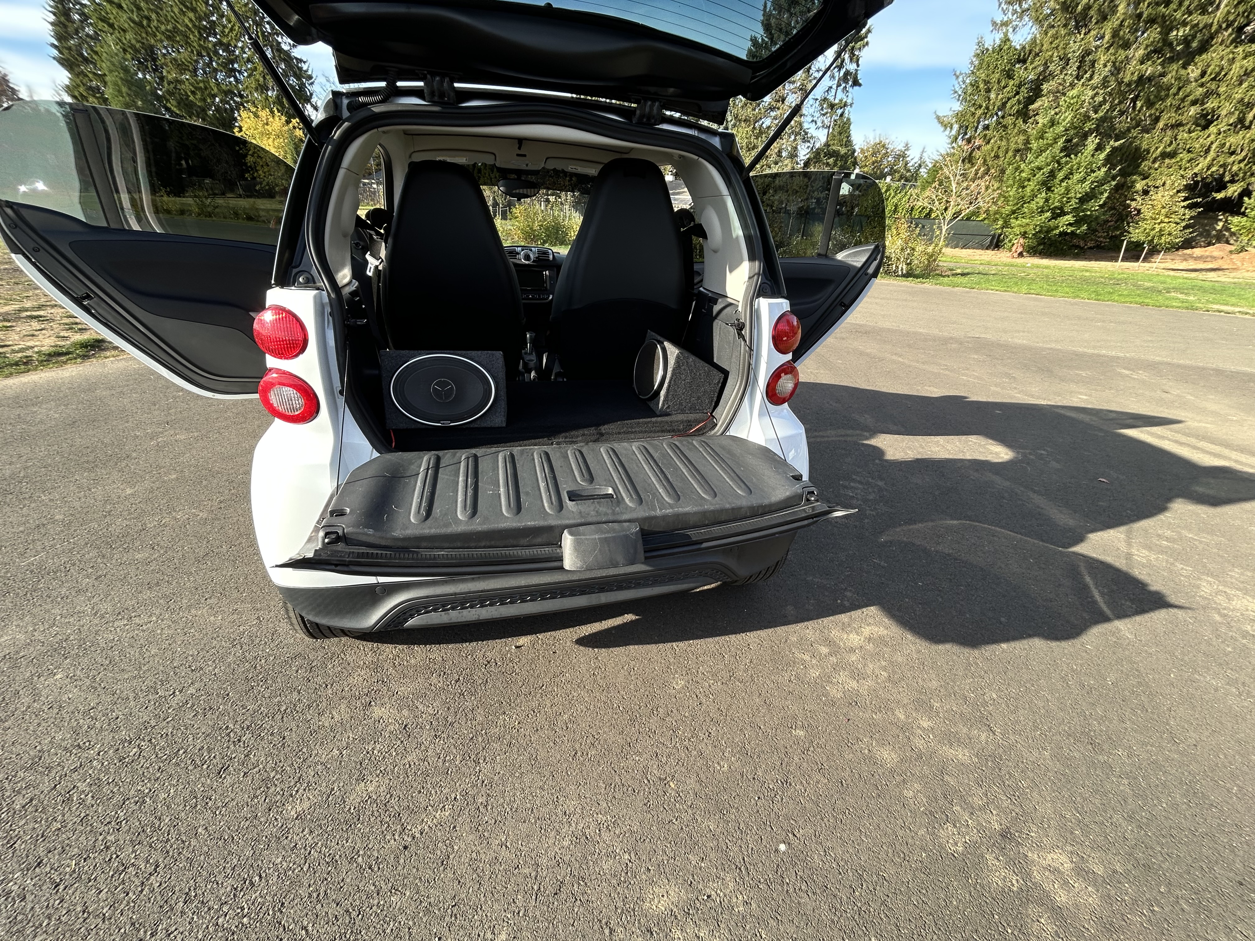 Used 2014 smart fortwo pure RWD image 23