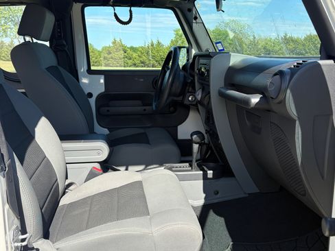 Used 2010 Jeep Wrangler Sport AWD/4WD image 2
