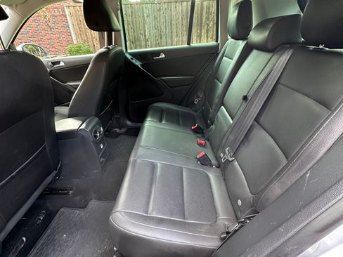 Used 2013 Volkswagen Tiguan SE FWD image 11