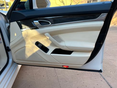 Used 2010 Porsche Panamera Turbo image 14