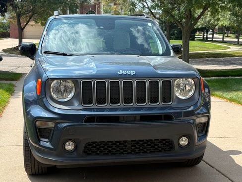 Used 2022 Jeep Renegade Limited AWD/4WD image 2
