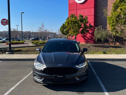 Used 2018 Ford Fusion SE image 8