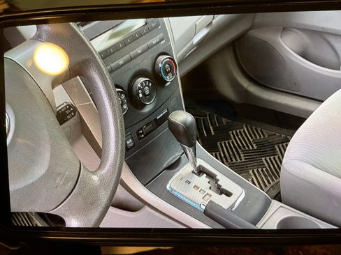 Used 2010 Toyota Corolla LE FWD image 8
