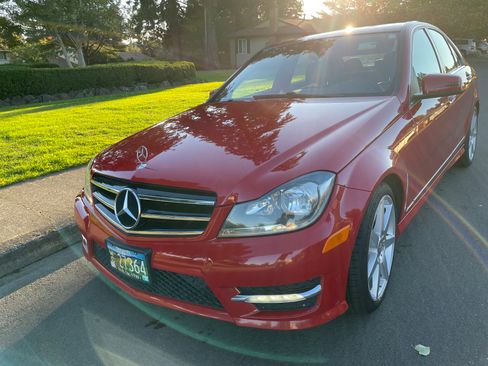 Used 2014 Mercedes-Benz C 300 4MATIC Sedan image 13