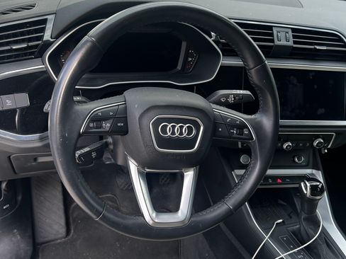 Used 2019 Audi Q3 2.0T Premium Plus w/ Premium Plus Package AWD/4WD image 9