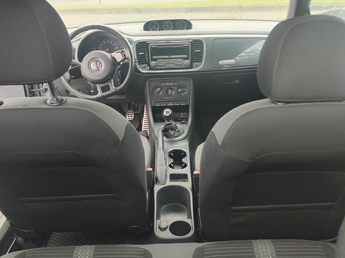 Used 2012 Volkswagen Beetle 2.0T image 16
