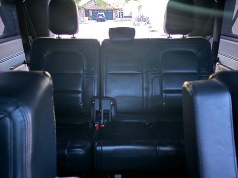 Used 2022 Lincoln Navigator L Reserve image 11