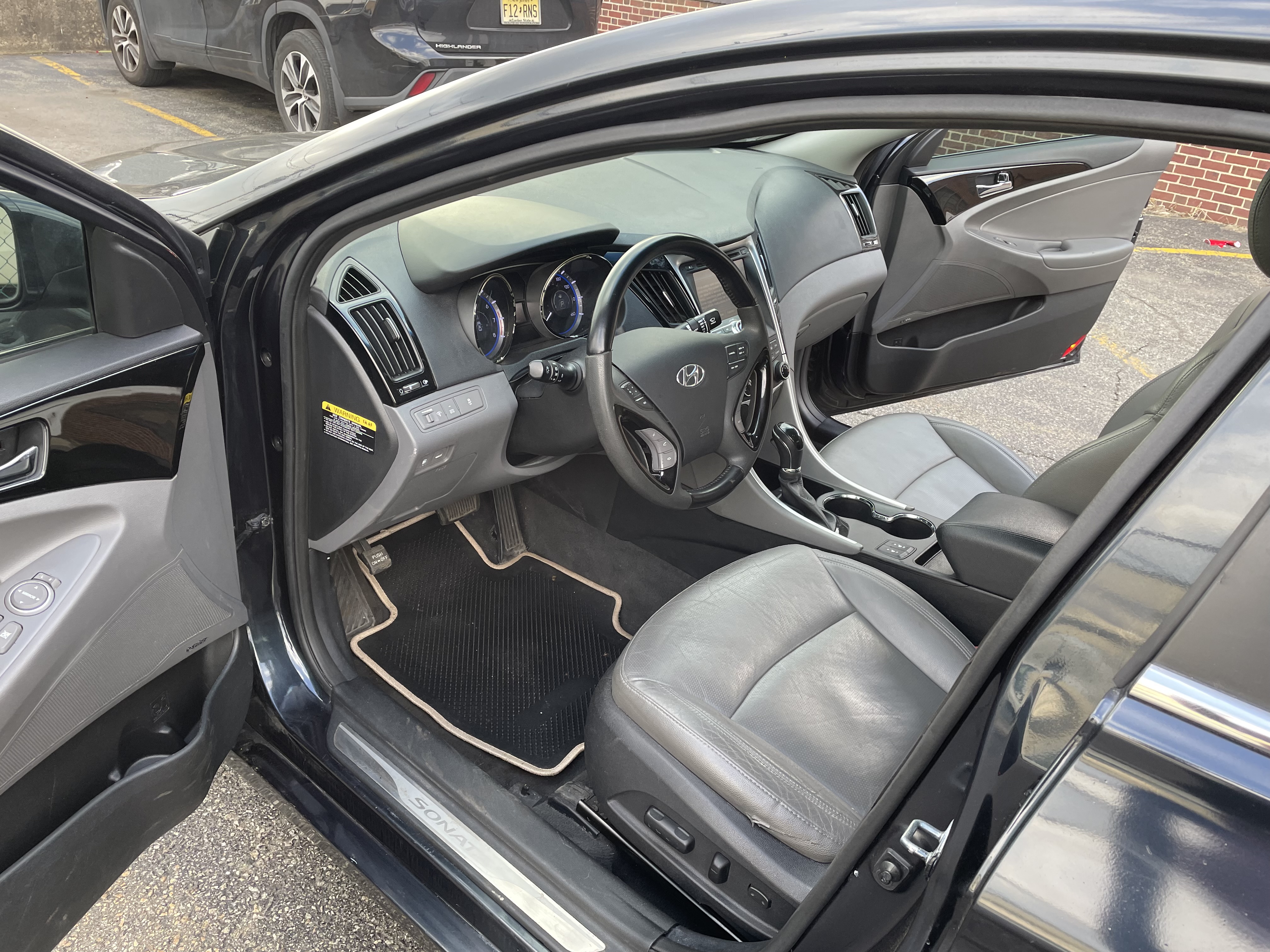 Used 2013 Hyundai Sonata Limited w/ Premium Pkg FWD image 10