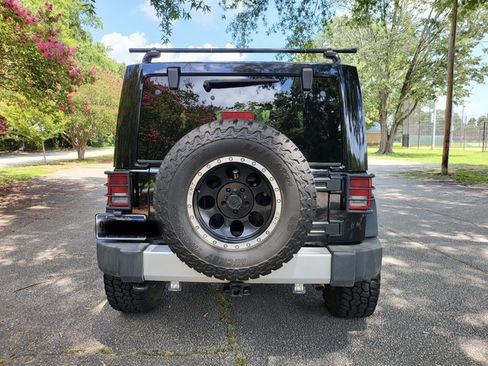 Used 2012 Jeep Wrangler Sahara w/ Connectivity Group AWD/4WD image 6