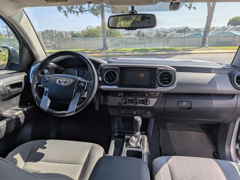 Used 2017 Toyota Tacoma SR5 w/ Tow Package RWD image 15