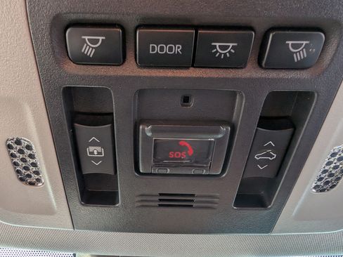 Used 2022 Toyota Camry XSE w/ Navigation Package image 17