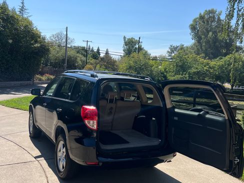 Used 2007 Toyota RAV4 2WD image 4