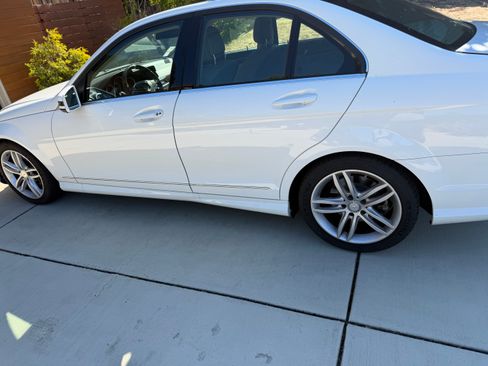 Used 2014 Mercedes-Benz C 250 Sedan image 4