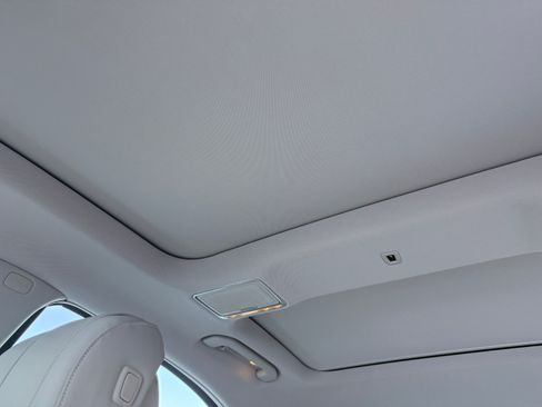 Used 2016 Mercedes-Benz S 550 Sedan image 23
