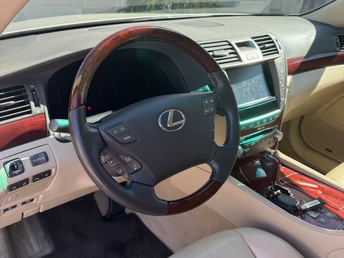 Used 2012 Lexus LS 460 L w/ Luxury Pkg image 11