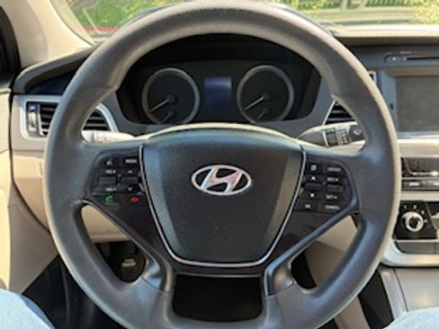 Used 2017 Hyundai Sonata SE image 14