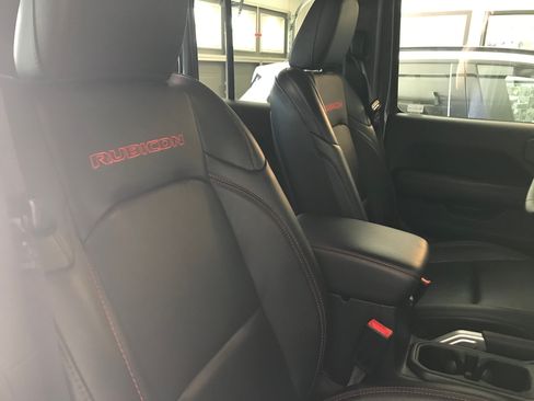 Used 2018 Jeep Wrangler Unlimited Rubicon AWD/4WD image 5