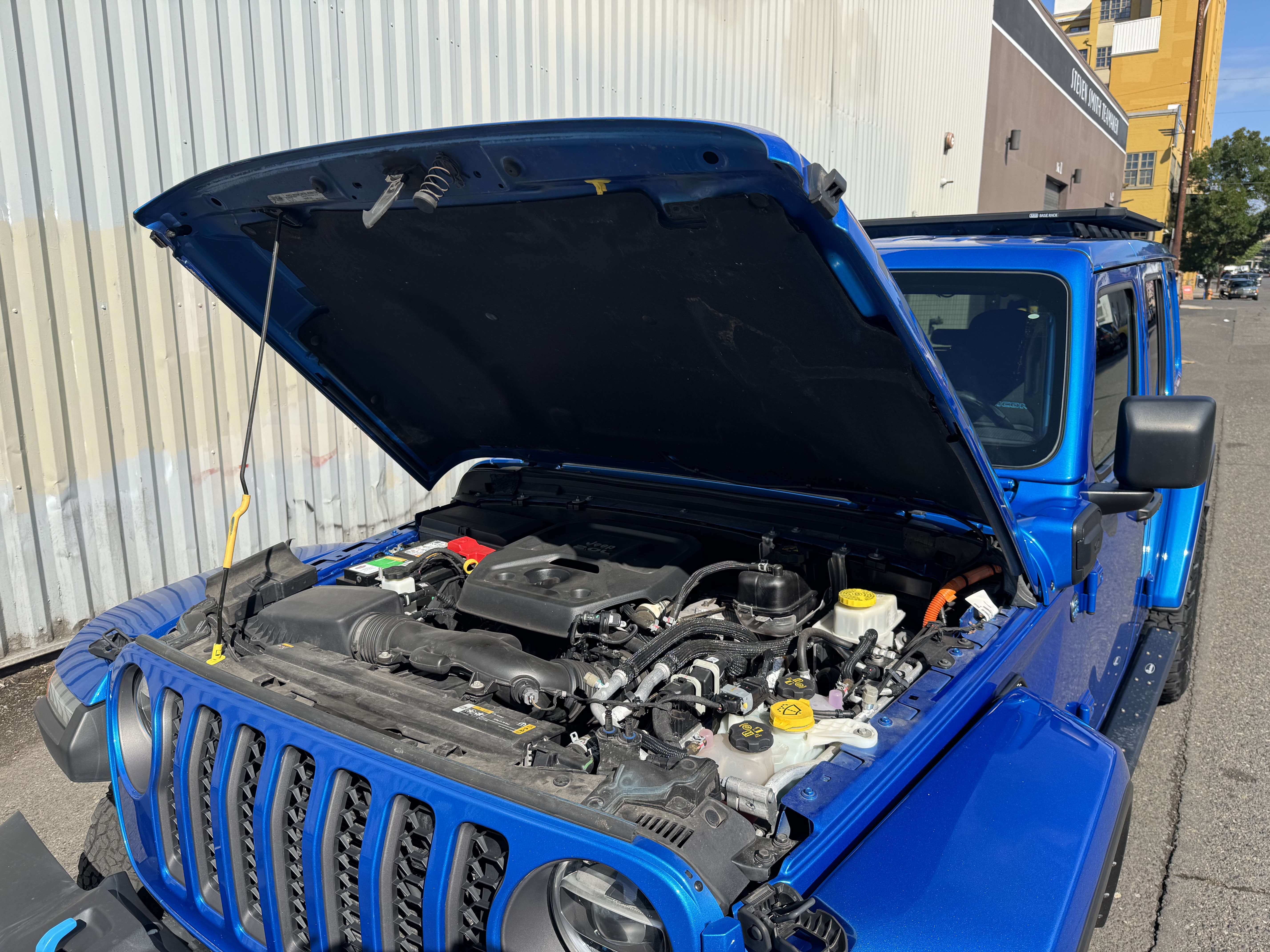 Used 2021 Jeep Wrangler Unlimited Rubicon 4xe w/ Cold Weather Group AWD/4WD image 12