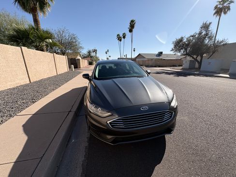 Used 2020 Ford Fusion SE image 12