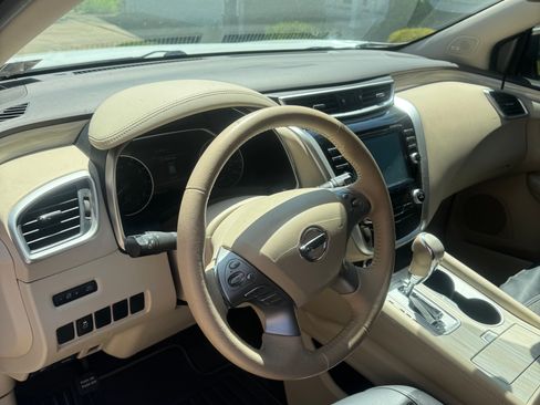 Used 2016 Nissan Murano SV w/ Premium Package AWD/4WD image 9