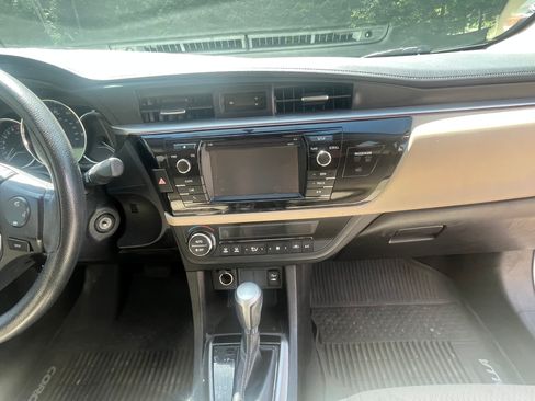 Used 2014 Toyota Corolla LE FWD image 15