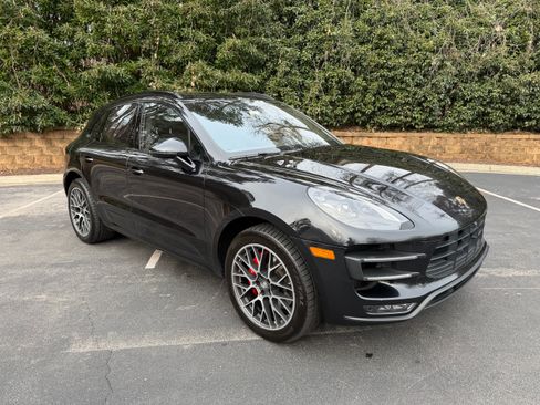 Used 2017 Porsche Macan Turbo AWD/4WD image 9