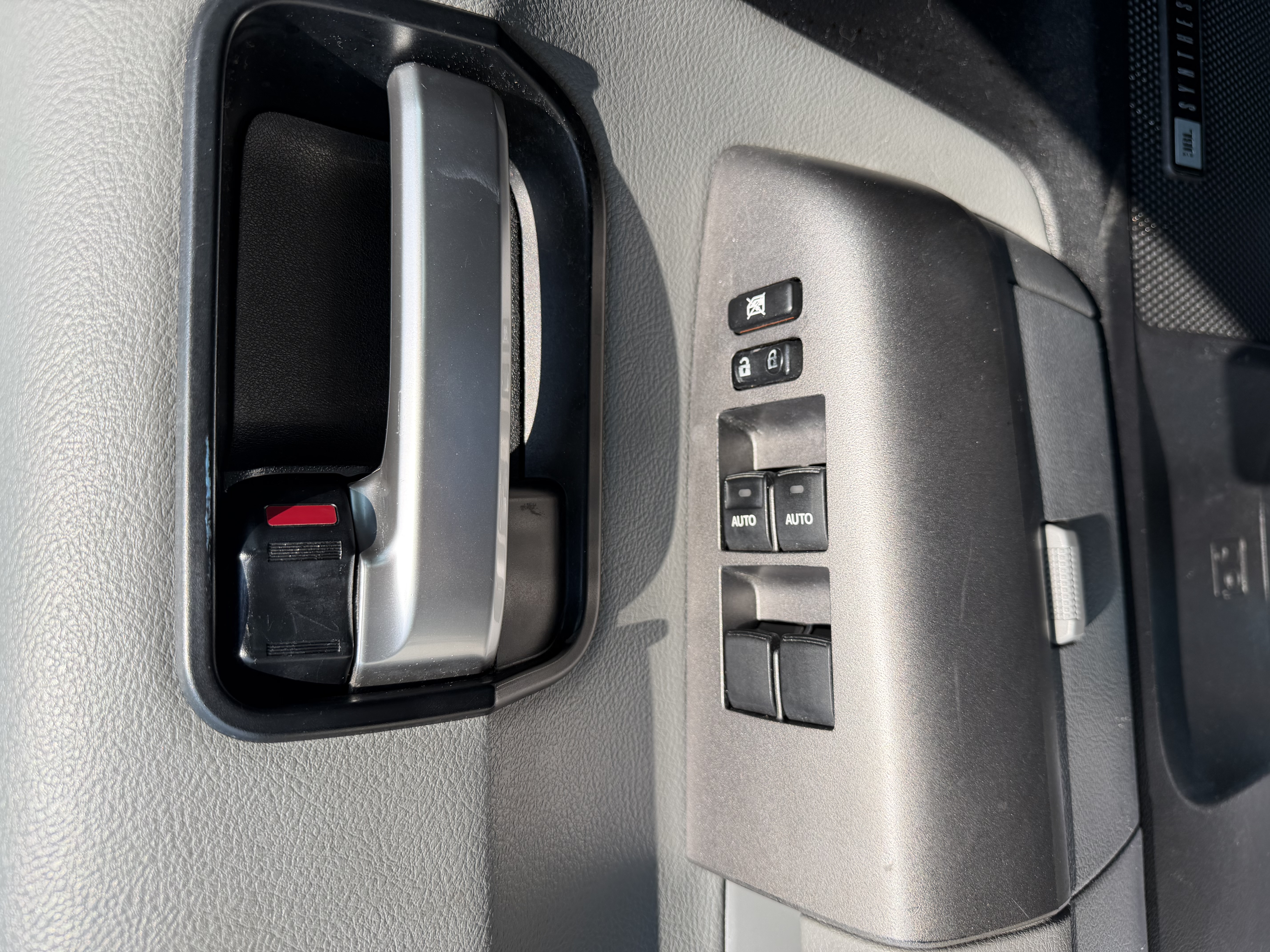 Used 2010 Toyota Sequoia Limited RWD image 6