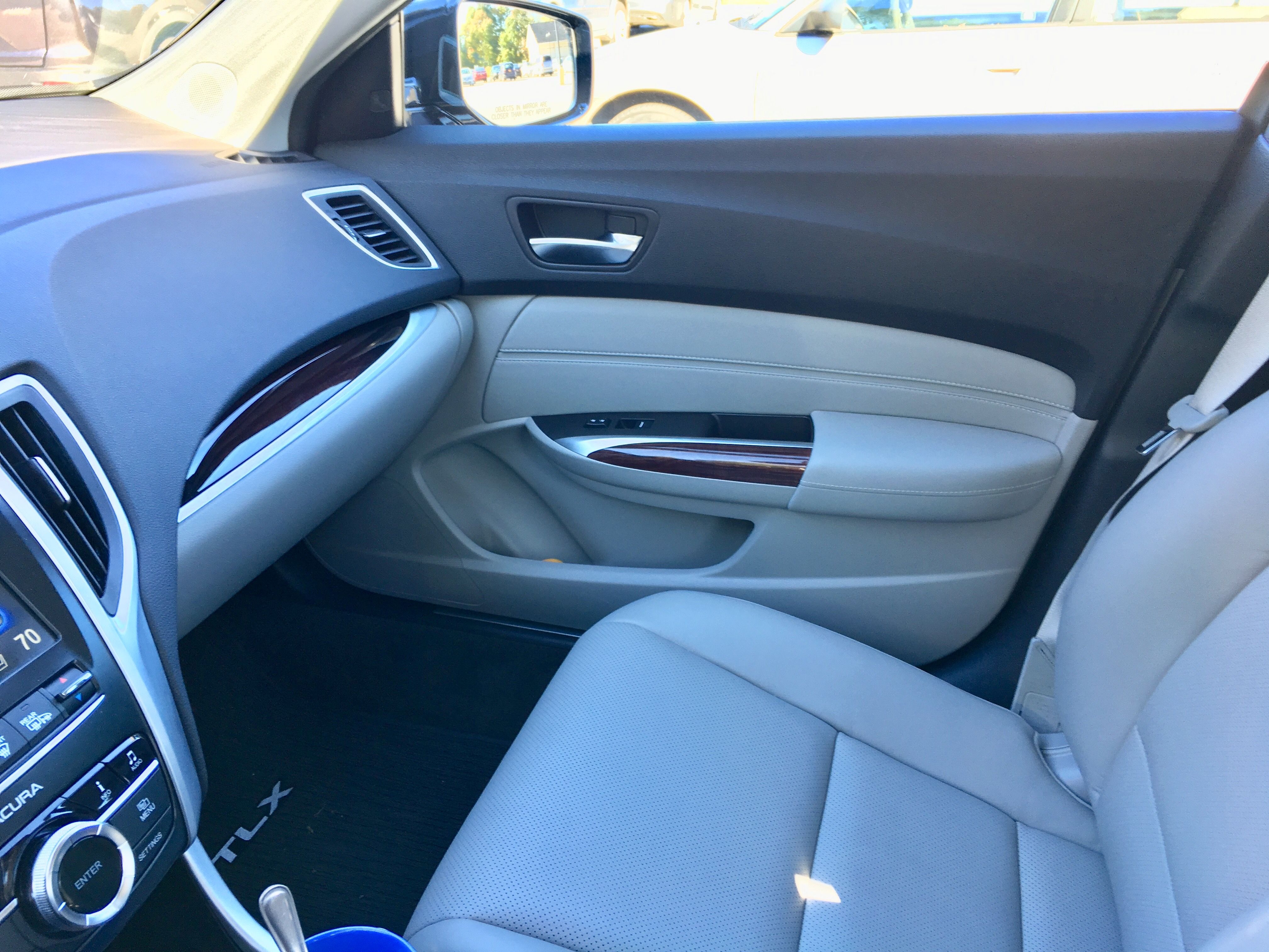 Used 2017 Acura TLX w/ Technology Package AWD/4WD image 8