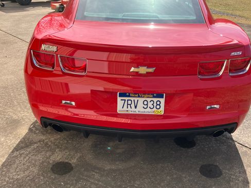 Used 2010 Chevrolet Camaro SS RWD image 4