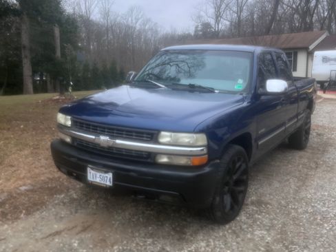Used 2000 Chevrolet Silverado 1500 LT image 2
