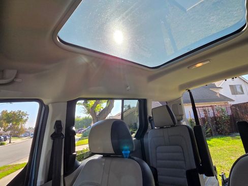 Used 2019 Ford Transit Connect Titanium w/ Titanium Premium Package image 19