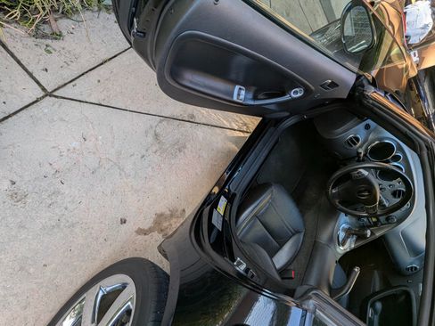 Used 2009 Pontiac Solstice Coupe 2D w/ Premium Package image 4