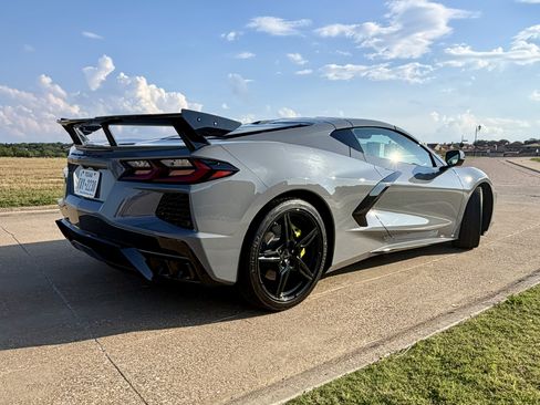 Used 2024 Chevrolet Corvette Stingray Preferred Cpe w/ 2LT RWD image 2