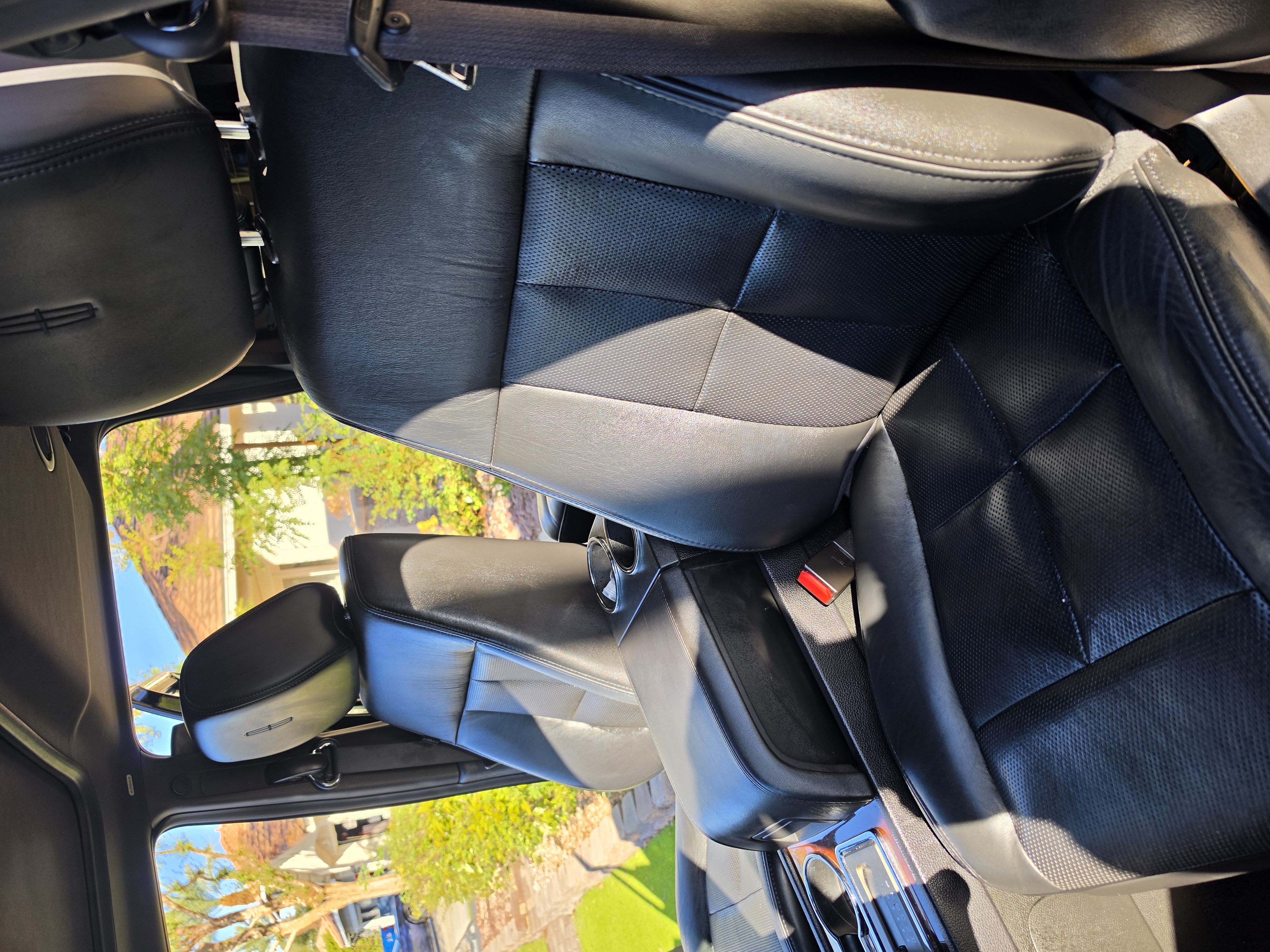Used 2012 Lincoln Navigator 4WD image 13