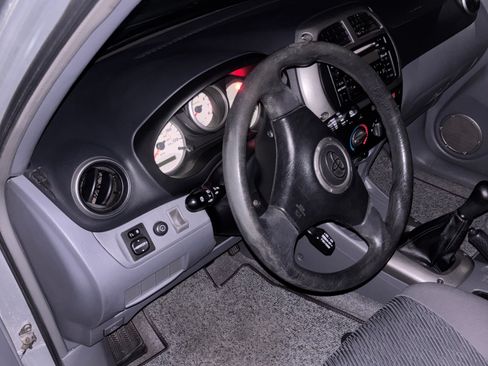 Used 2002 Toyota RAV4 4WD image 17