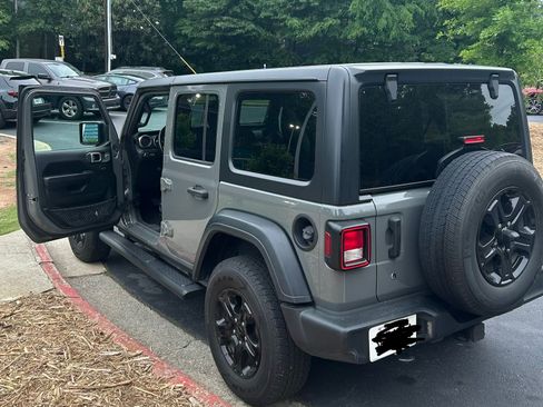 Used 2018 Jeep Wrangler Unlimited Sport S AWD/4WD image 17